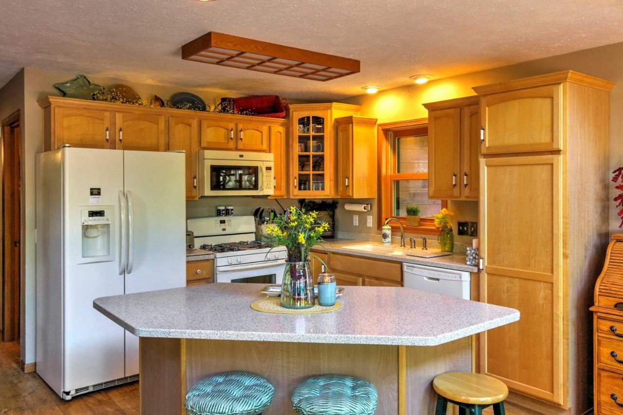 Roomy House On 2 Acres - 2 Mi To Egg Harbor Beach! 외부 사진