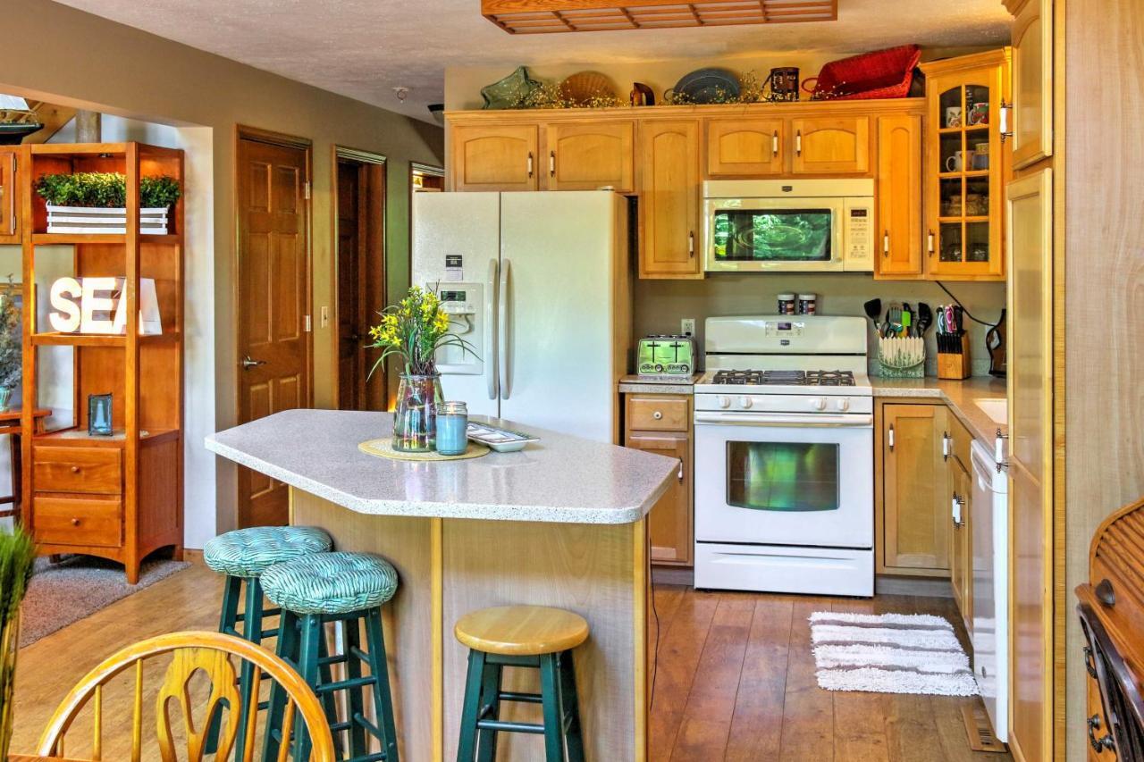 Roomy House On 2 Acres - 2 Mi To Egg Harbor Beach! 외부 사진